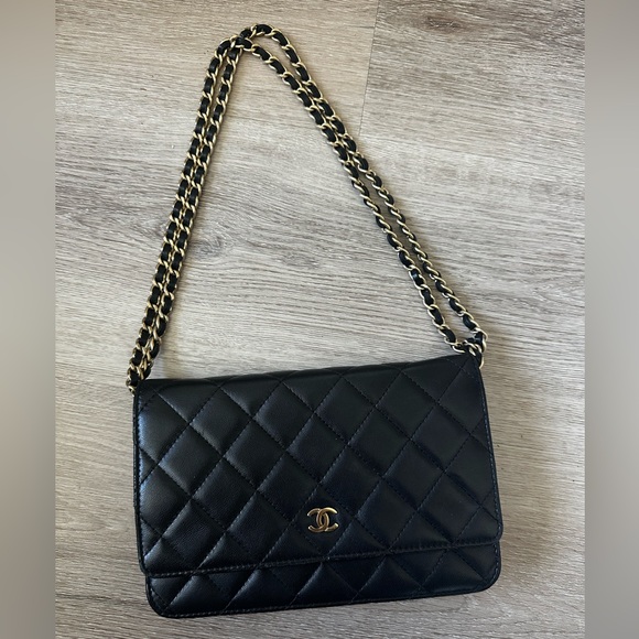 CHANEL Wallet on Chain WOC Black Lambskin Leather Gold Hardware Crossbody Bag - Picture 1 of 7